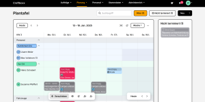 Wochenansicht der Craftboxx-Plantafel mit Teams „Kundenservice“ und „Vor Ort“, eingeplanten Einsätzen wie Wallbox-Verkabelung und Lampenmontage sowie einer Spalte für noch nicht terminierte Aufträge.